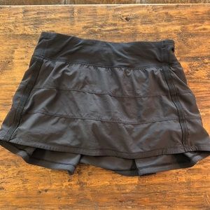 black lululemon skirt great condition!!!!